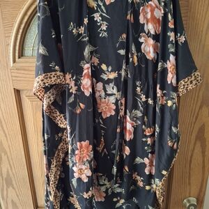 American Eagle Outfitters Black Floral Kimono with Cheetah Print Trim